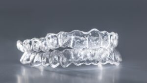Şeffaf Plak Tedavisi (Invisalign)